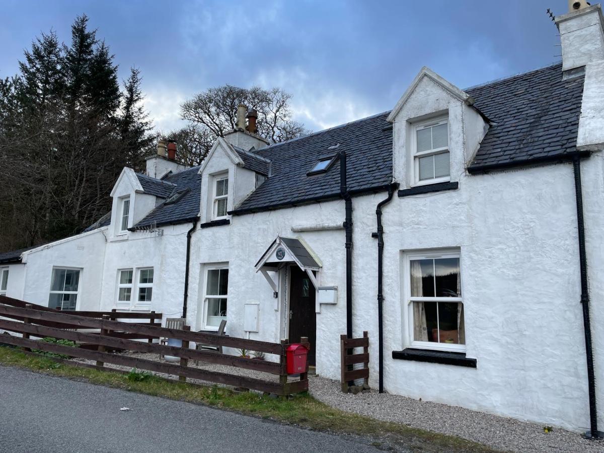1 Keepers Cottage Skeabost Bridge Isle Of Skye Exterior photo
